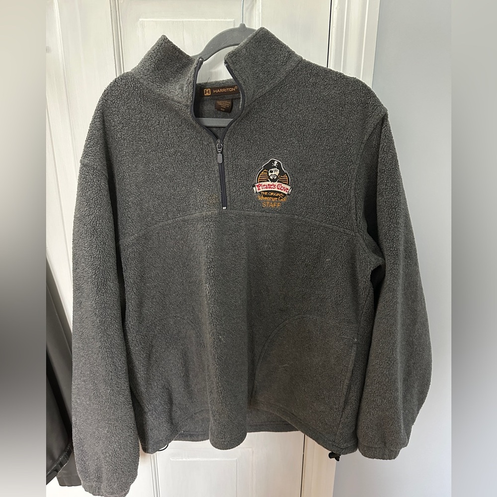limited edition pirates cove adventure golf staff fuzzy quarter zip